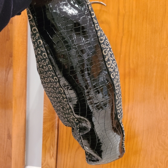 Guess hobo purse - Picture 8 of 11